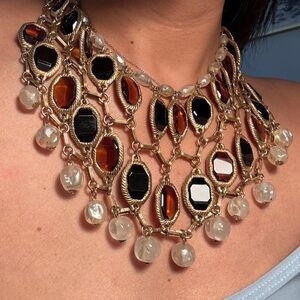 Chic Gold and Black Necklace with Amber Accents